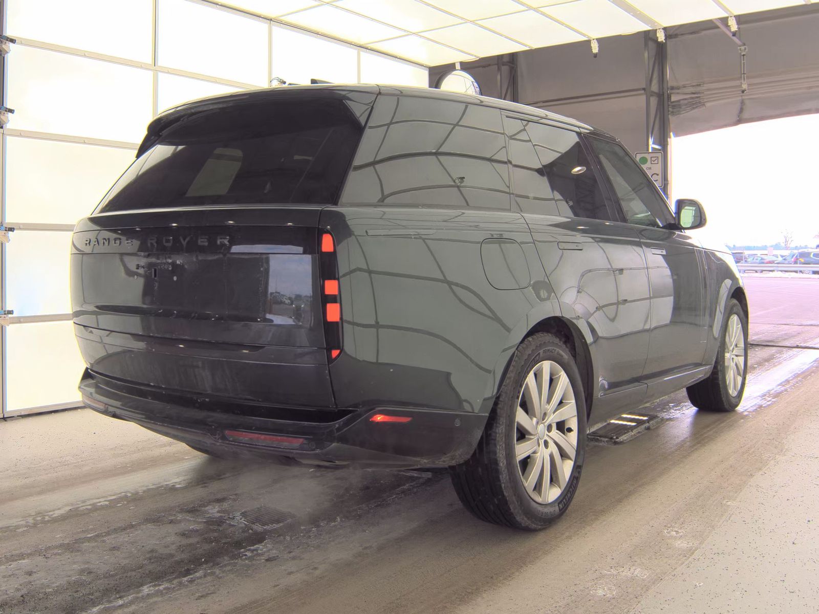 2023 Land Rover Range Rover Plug-In Hybrid SE AWD