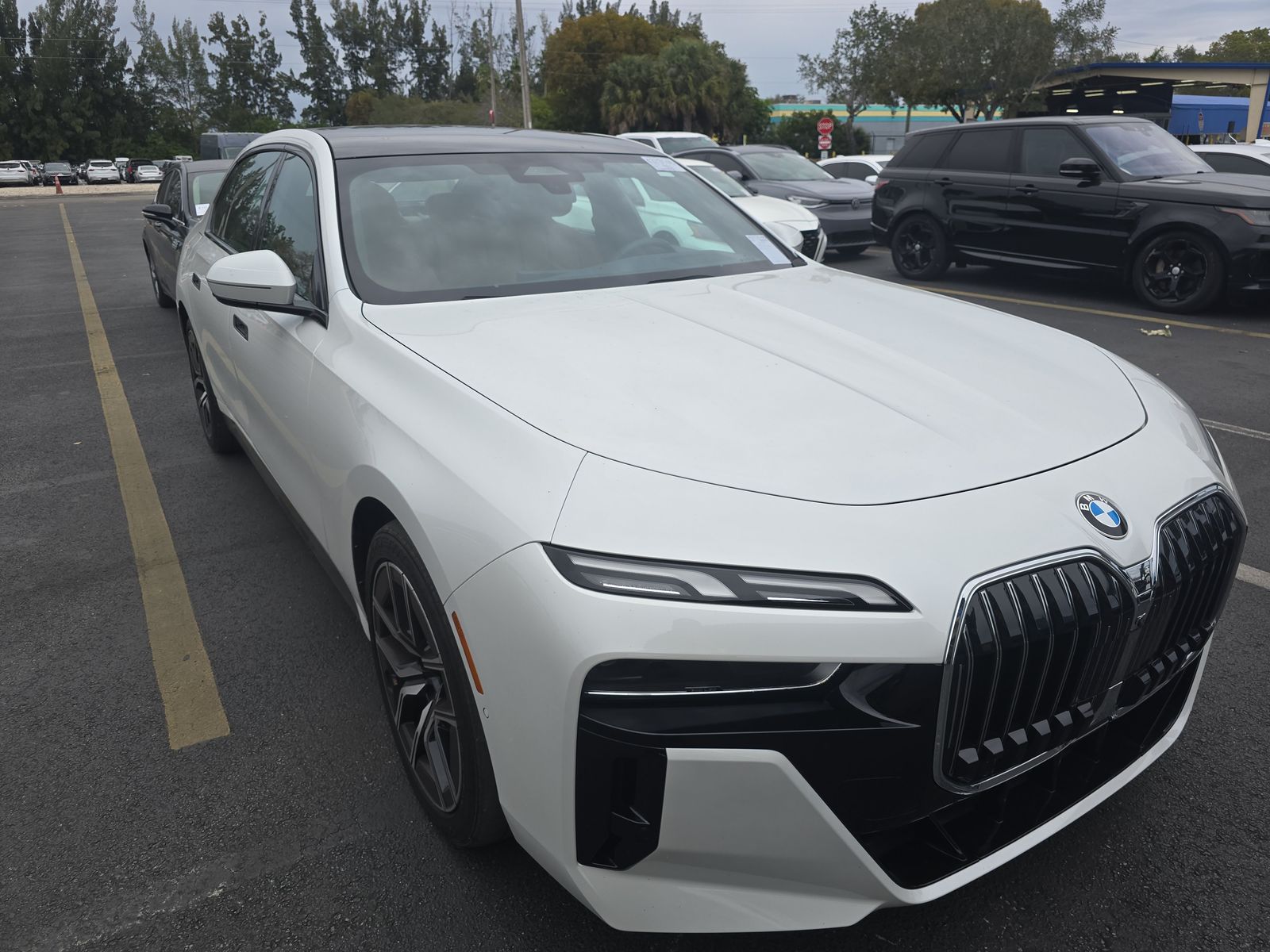 2023 BMW 7 Series 740i RWD