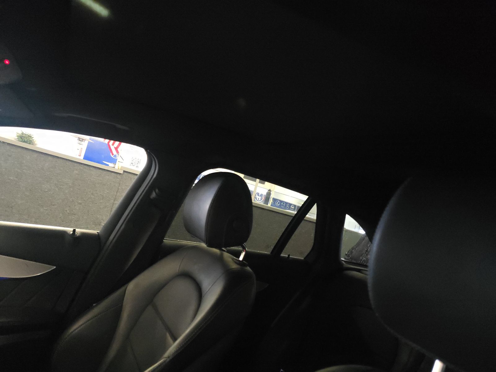 Mercedes-Benz GLC 300 4MATIC снимка Mercedes-Benz GLC 300 4MATIC