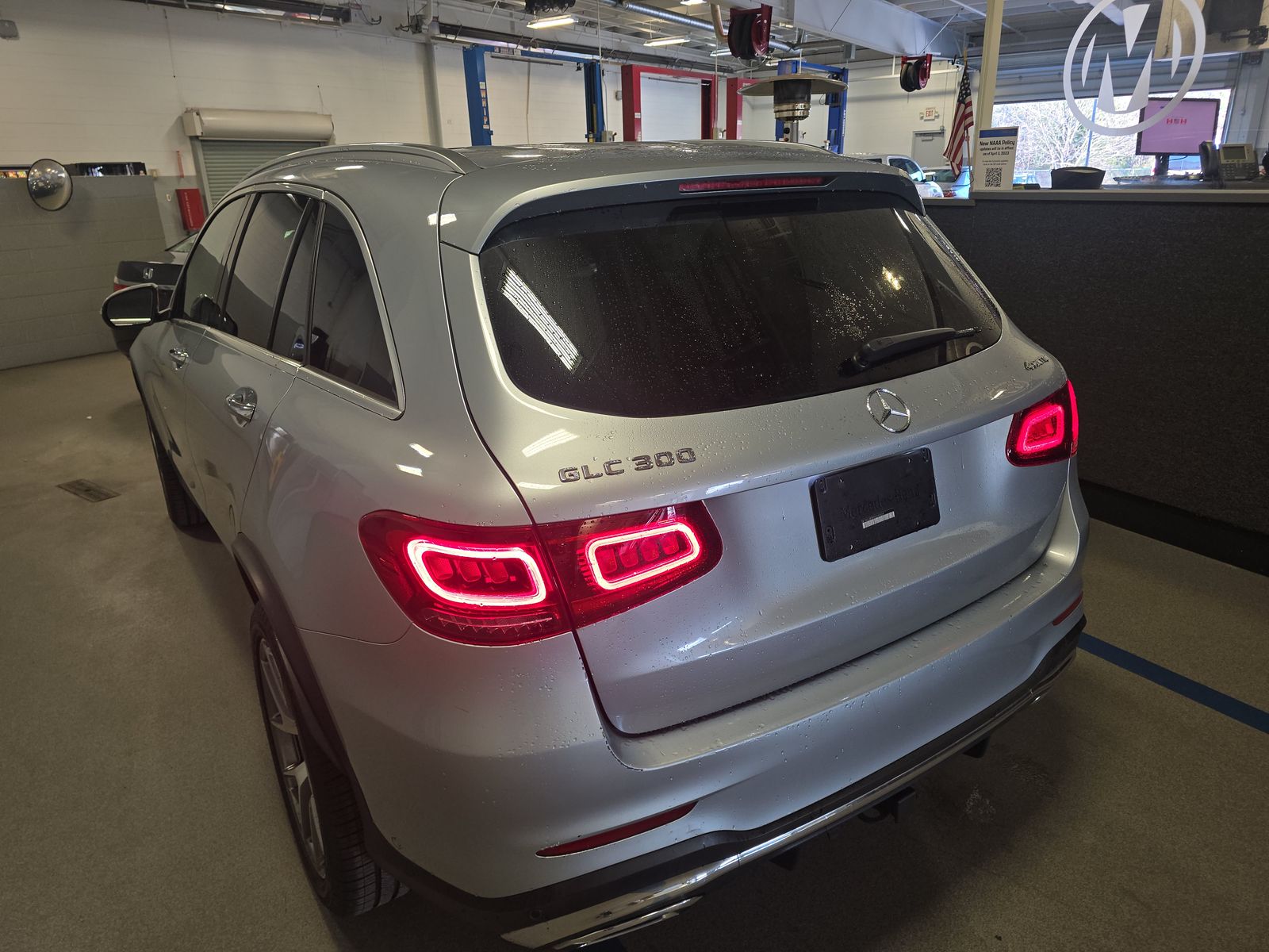 Mercedes-Benz GLC 300 4MATIC снимка Mercedes-Benz GLC 300 4MATIC