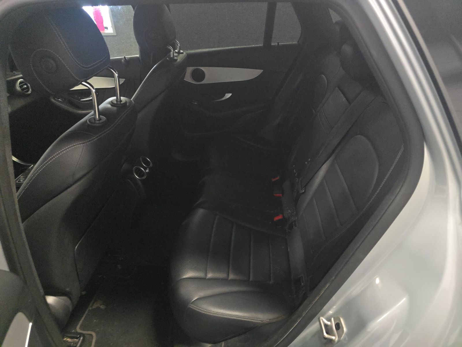 Mercedes-Benz GLC 300 4MATIC снимка Mercedes-Benz GLC 300 4MATIC