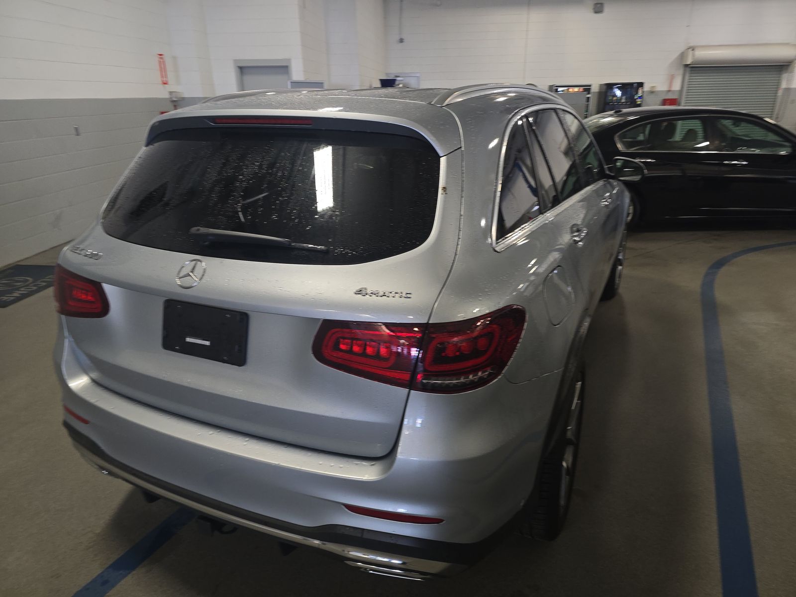 Mercedes-Benz GLC 300 4MATIC снимка Mercedes-Benz GLC 300 4MATIC