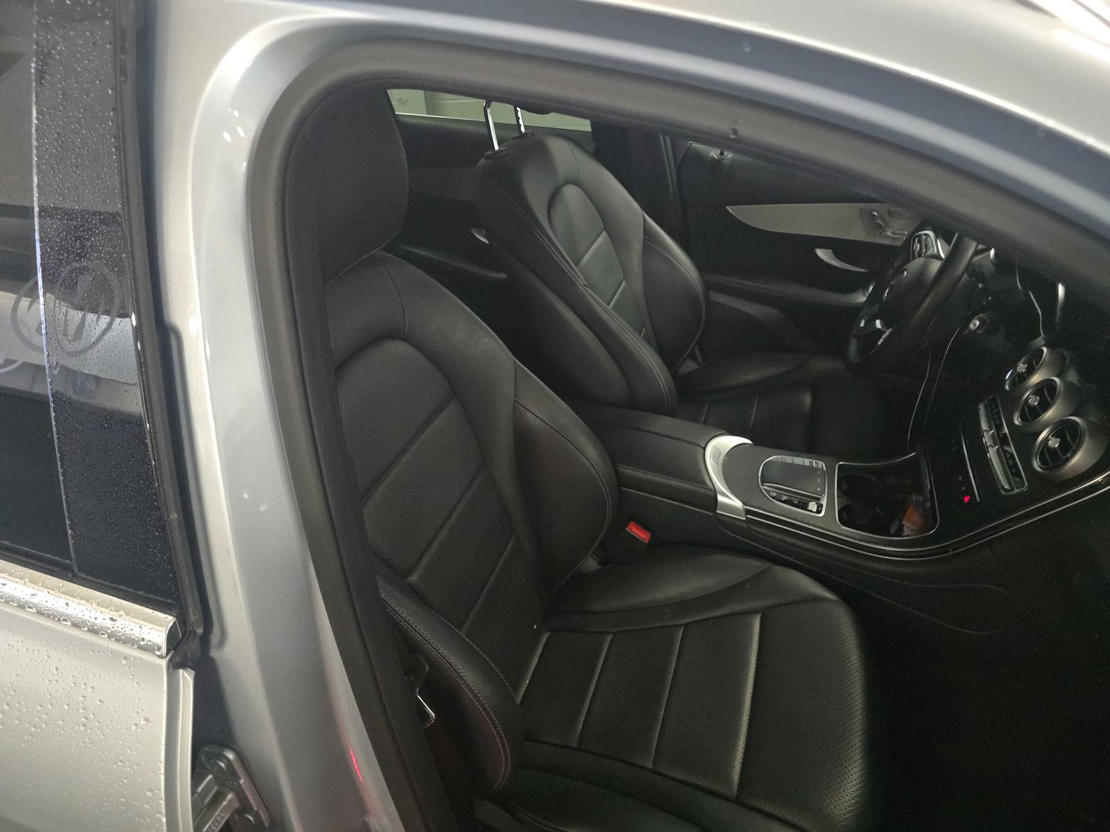 Mercedes-Benz GLC 300 4MATIC снимка Mercedes-Benz GLC 300 4MATIC