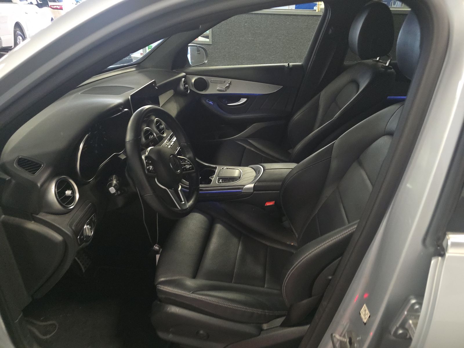 Mercedes-Benz GLC 300 4MATIC снимка Mercedes-Benz GLC 300 4MATIC