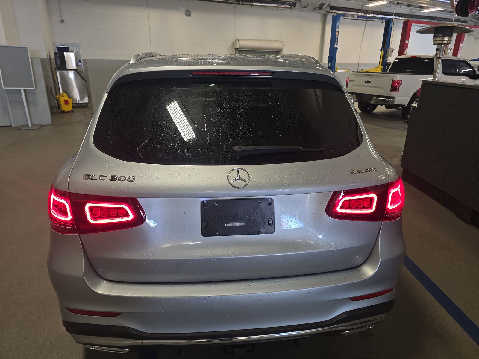 Mercedes-Benz GLC 300 4MATIC снимка Mercedes-Benz GLC 300 4MATIC