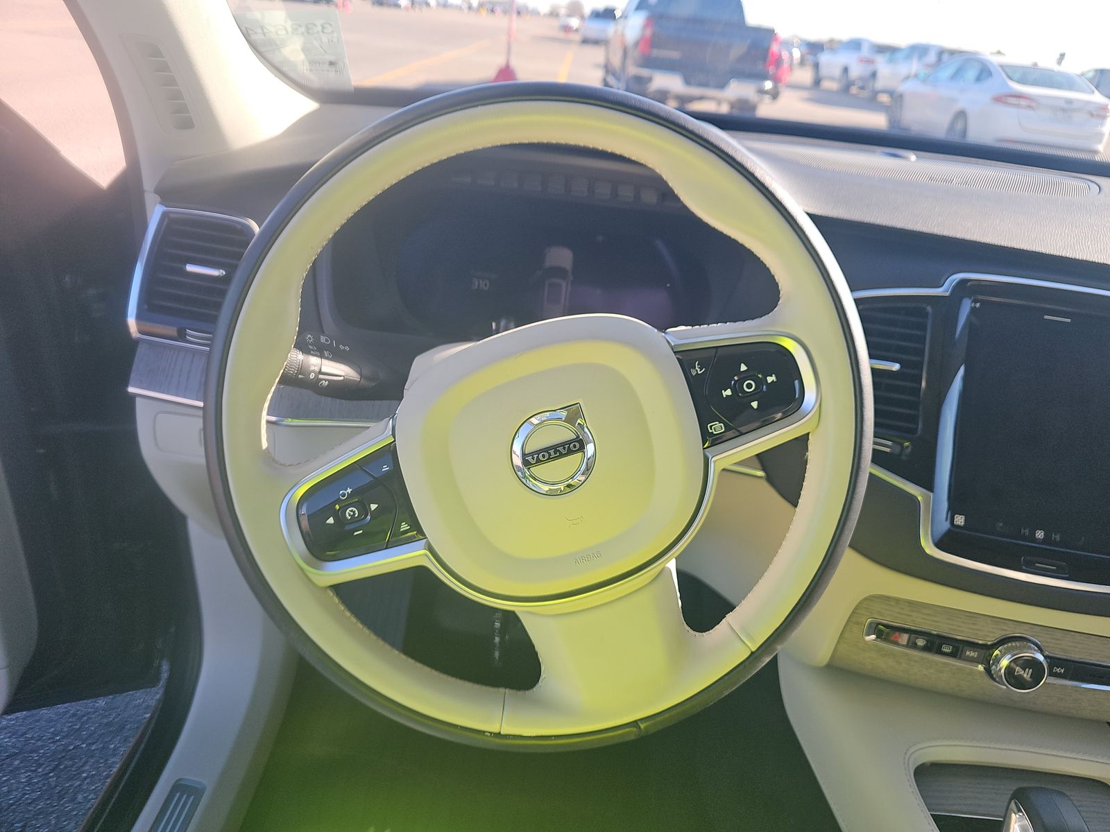 2025 Volvo XC90 B6 Plus AWD