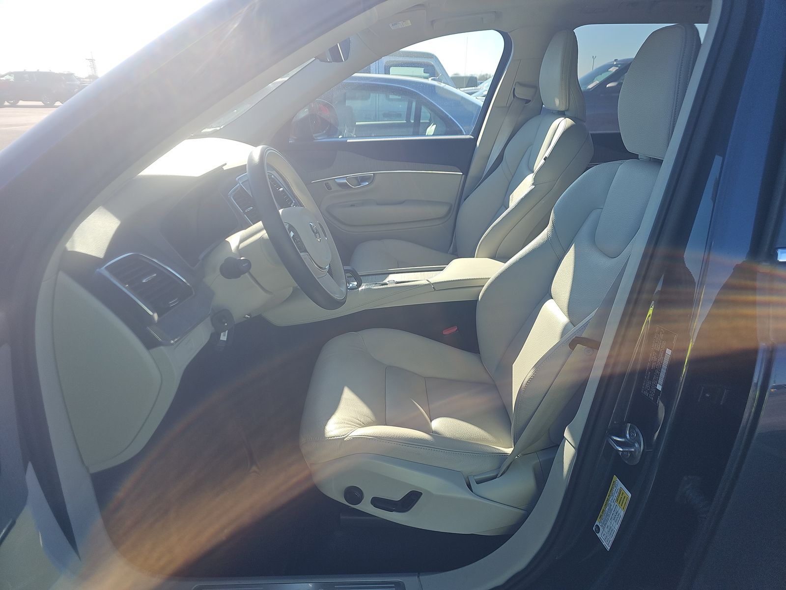 2025 Volvo XC90 B6 Plus AWD