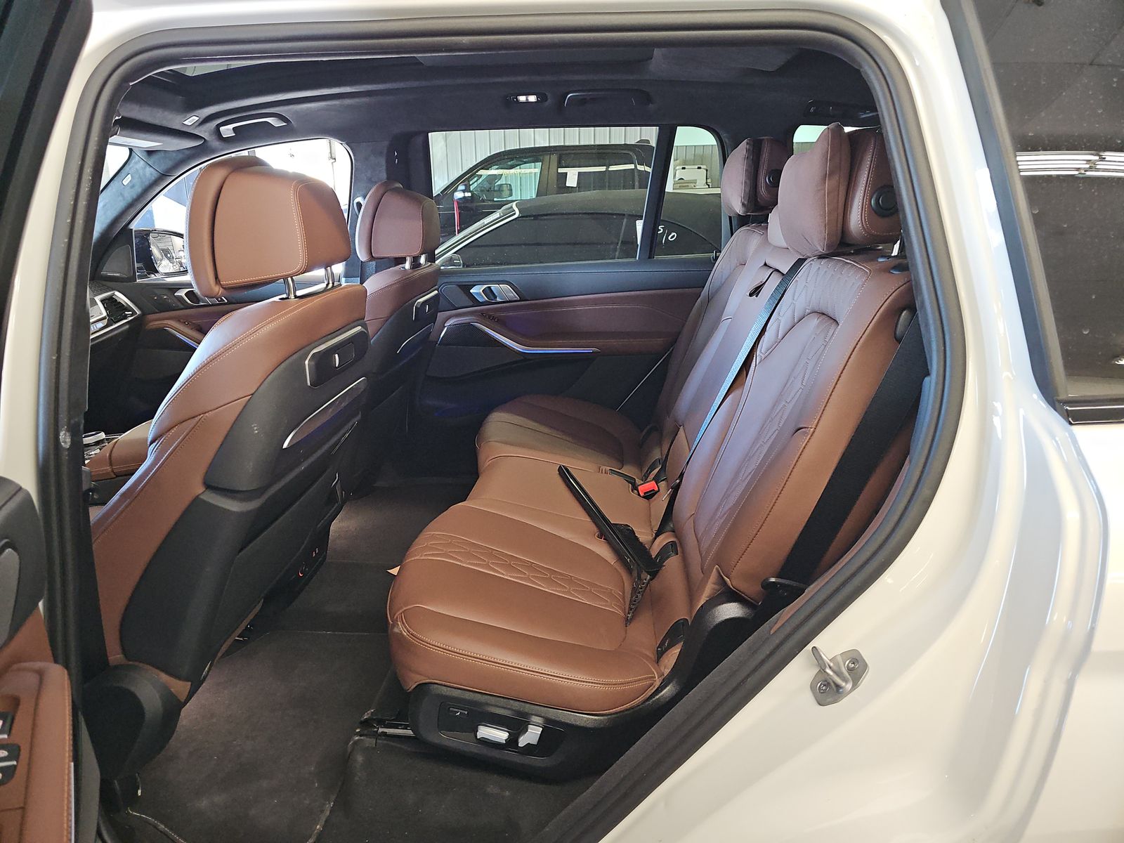 2026 BMW X7 M60i AWD