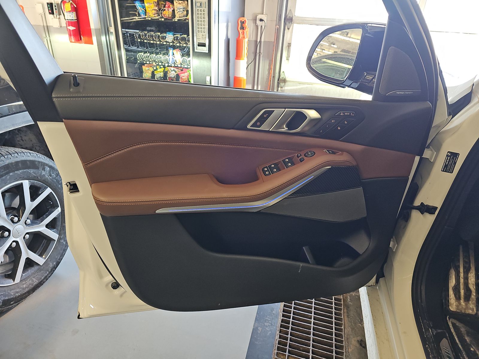 2026 BMW X7 M60i AWD