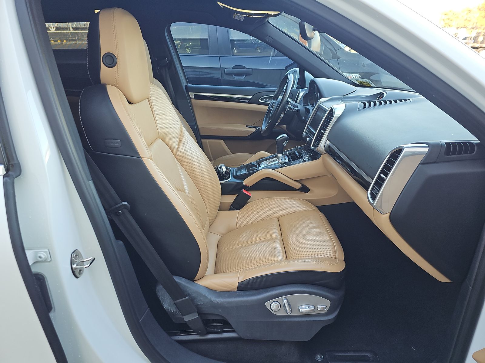 PORSCHE CAYENNE - 9