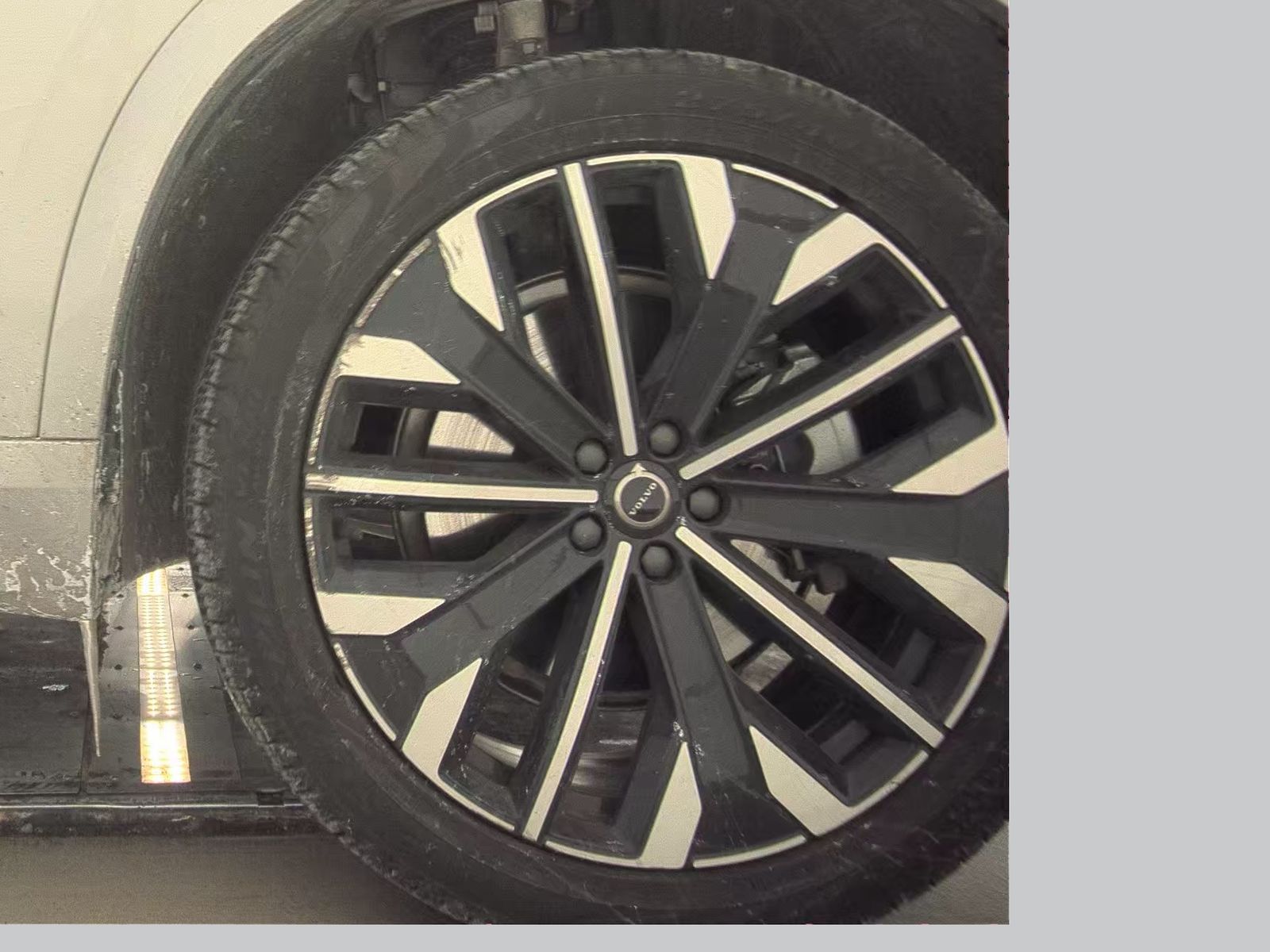 2025 Volvo XC90 B5 Plus AWD