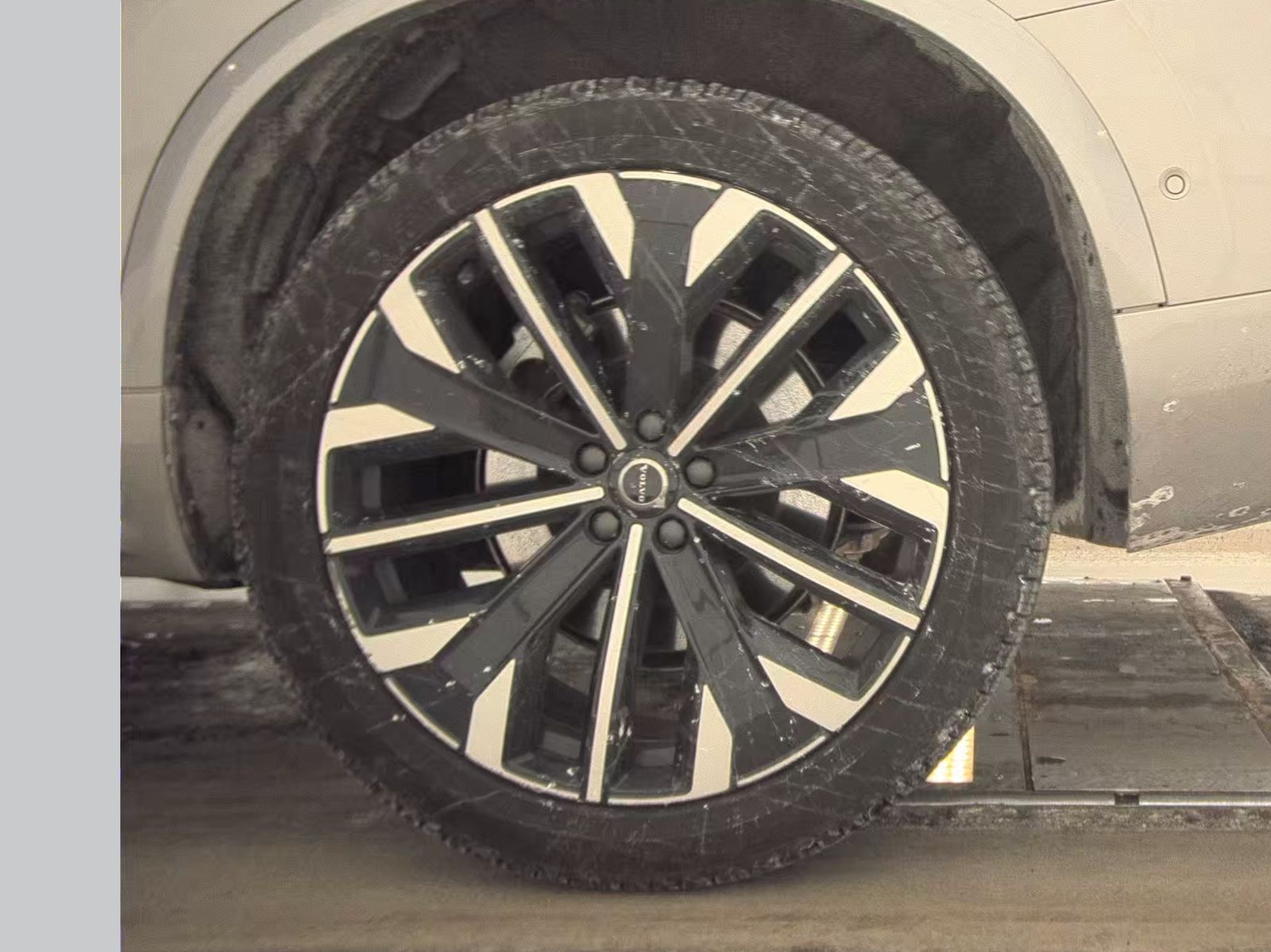 2025 Volvo XC90 B5 Plus AWD