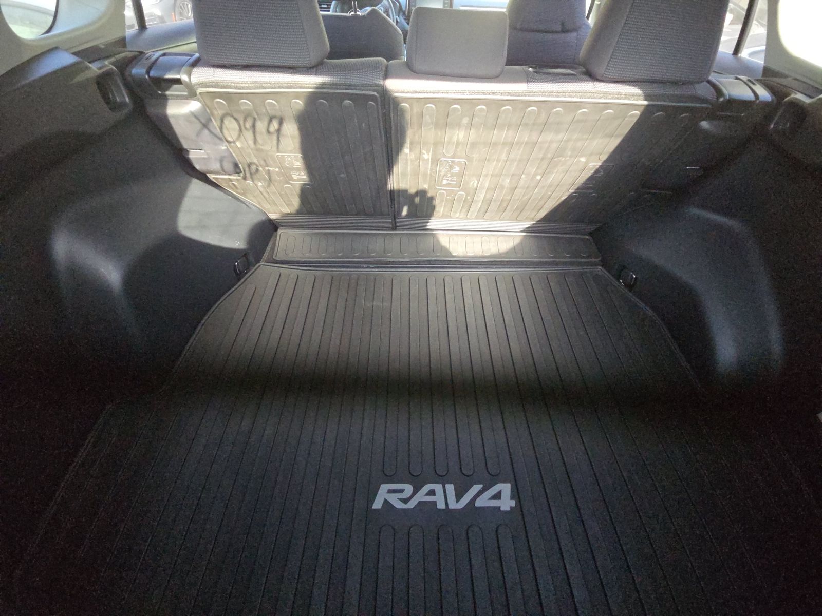 2020 Toyota RAV4 Hybrid LE AWD