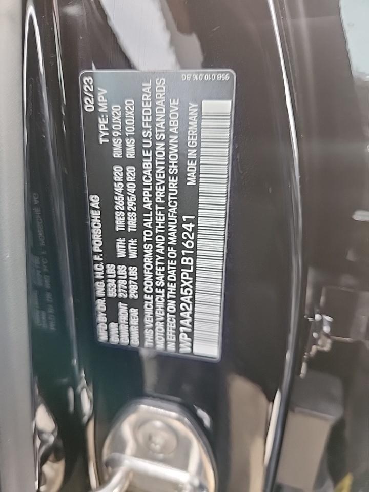 2023 Porsche Macan Base AWD