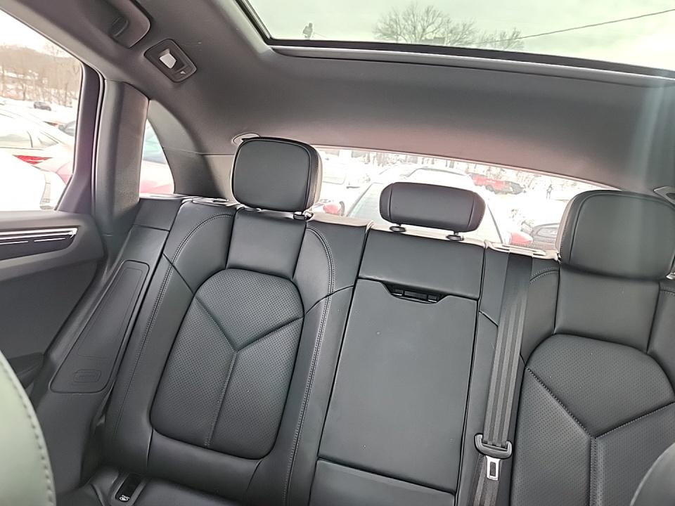 2023 Porsche Macan Base AWD