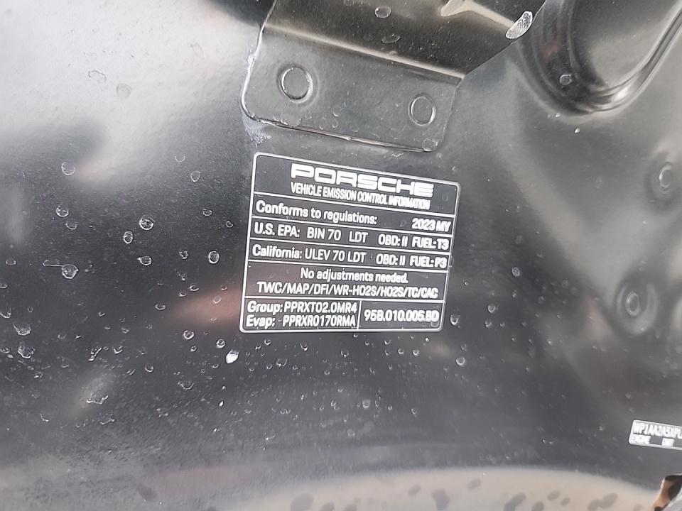 2023 Porsche Macan Base AWD