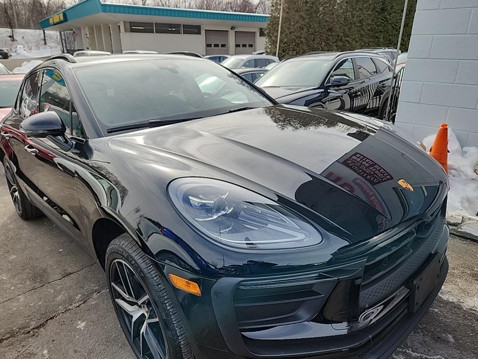 2023 Porsche Macan Base AWD