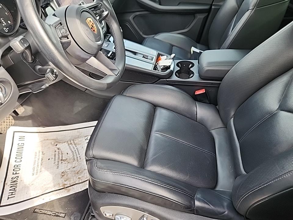 2023 Porsche Macan Base AWD