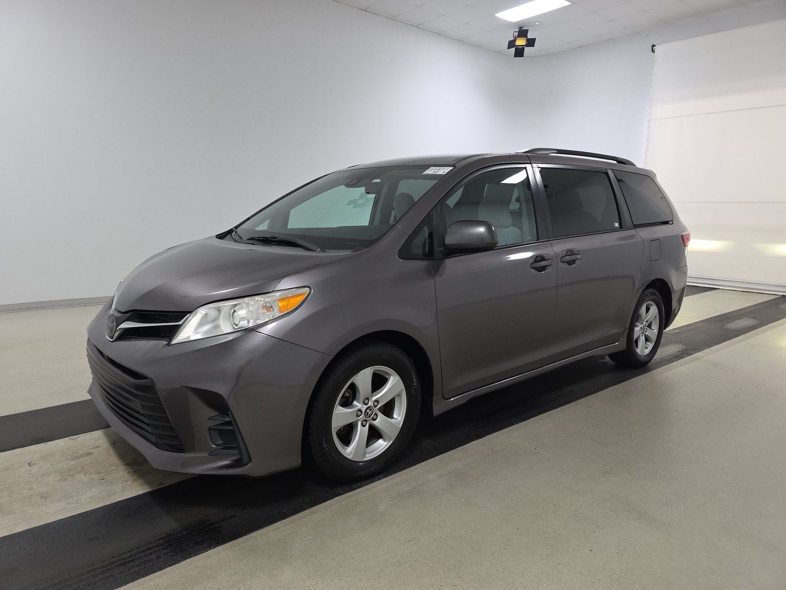 2020 Toyota Sienna LE FWD