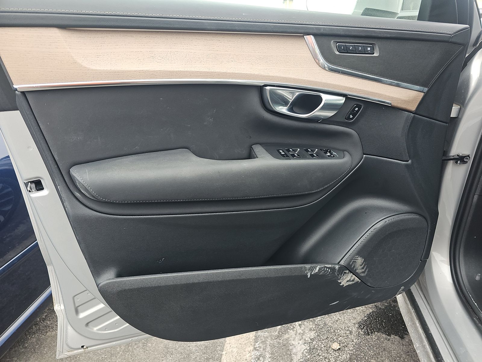 2025 Volvo XC90 B5 Plus AWD