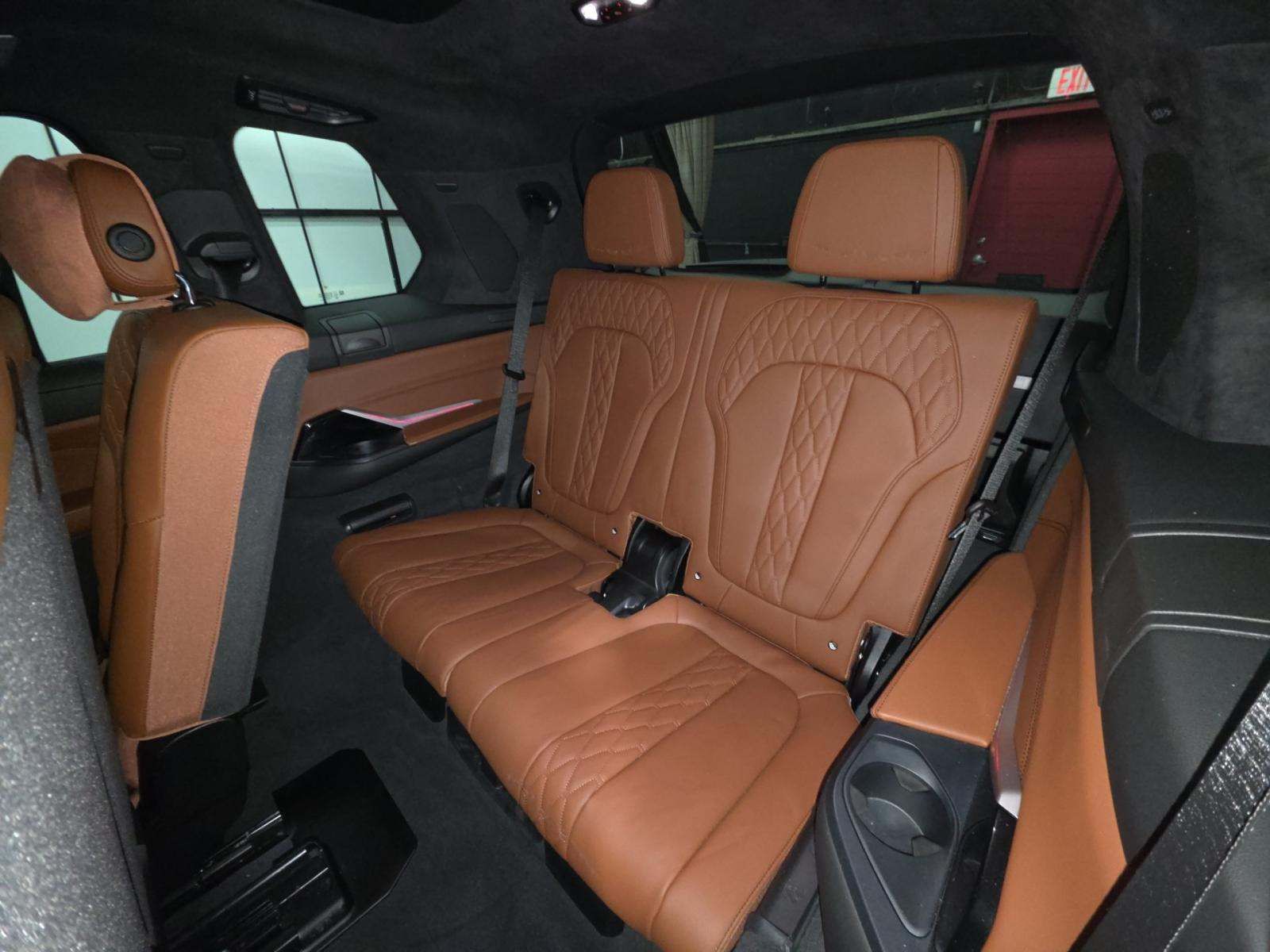 2023 BMW X7 M60i AWD