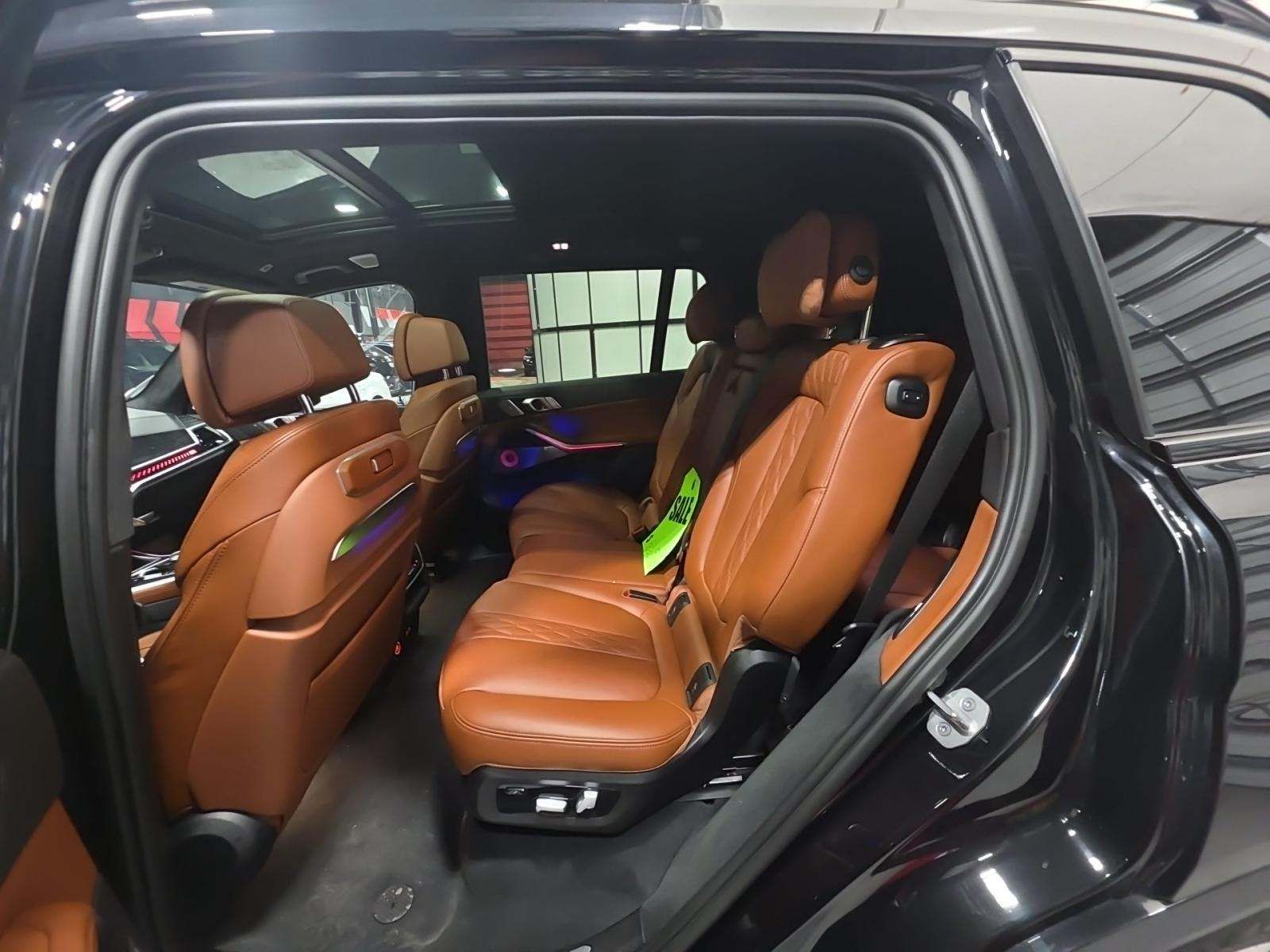 2023 BMW X7 M60i AWD