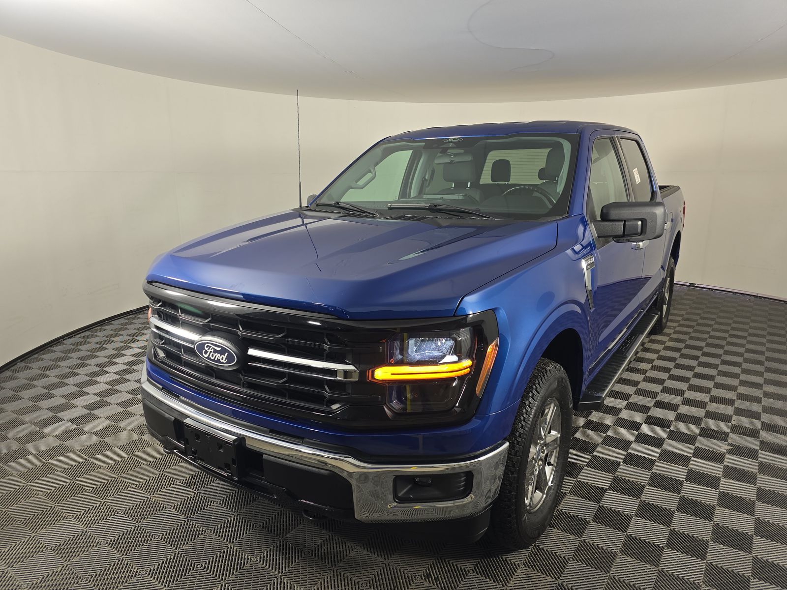 2025 Ford F-150 XLT AWD
