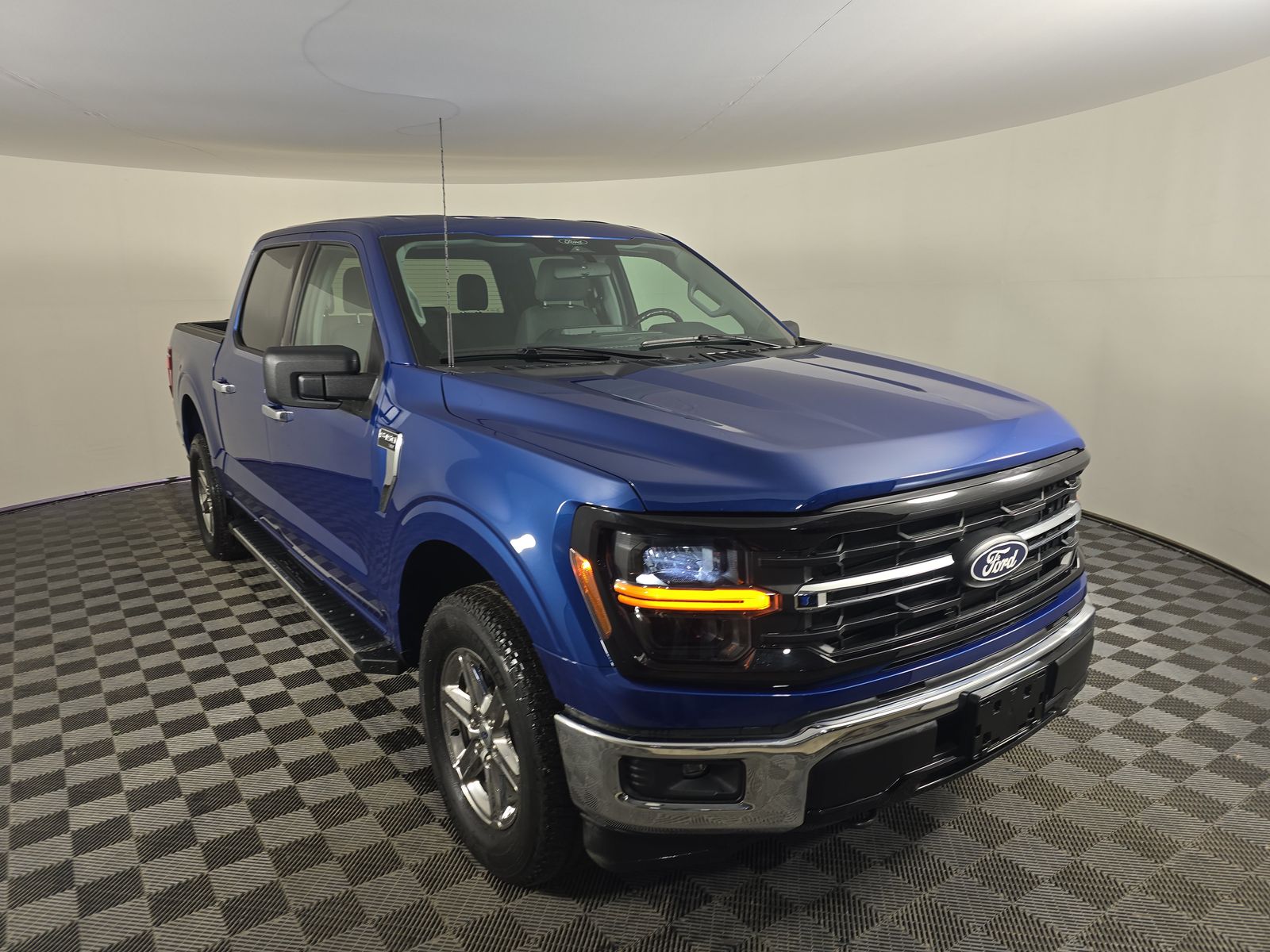 2025 Ford F-150 XLT AWD