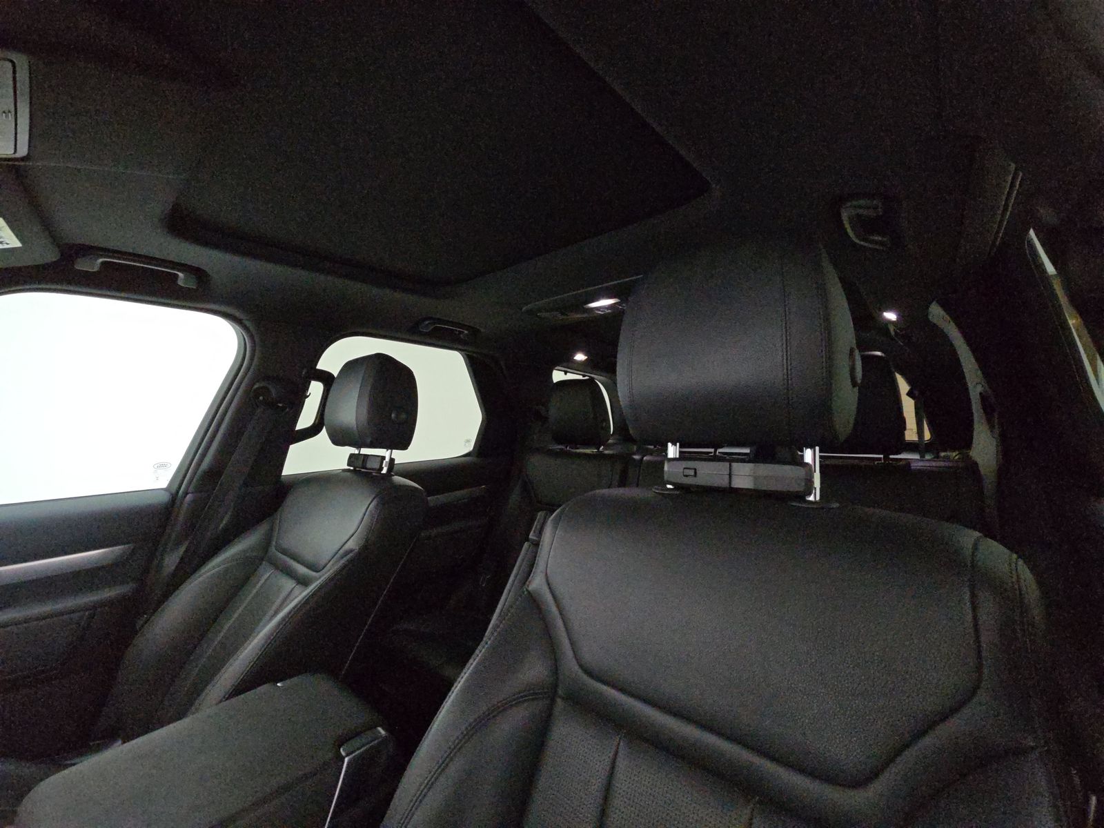 2020 Land Rover Discovery Landmark Edition AWD