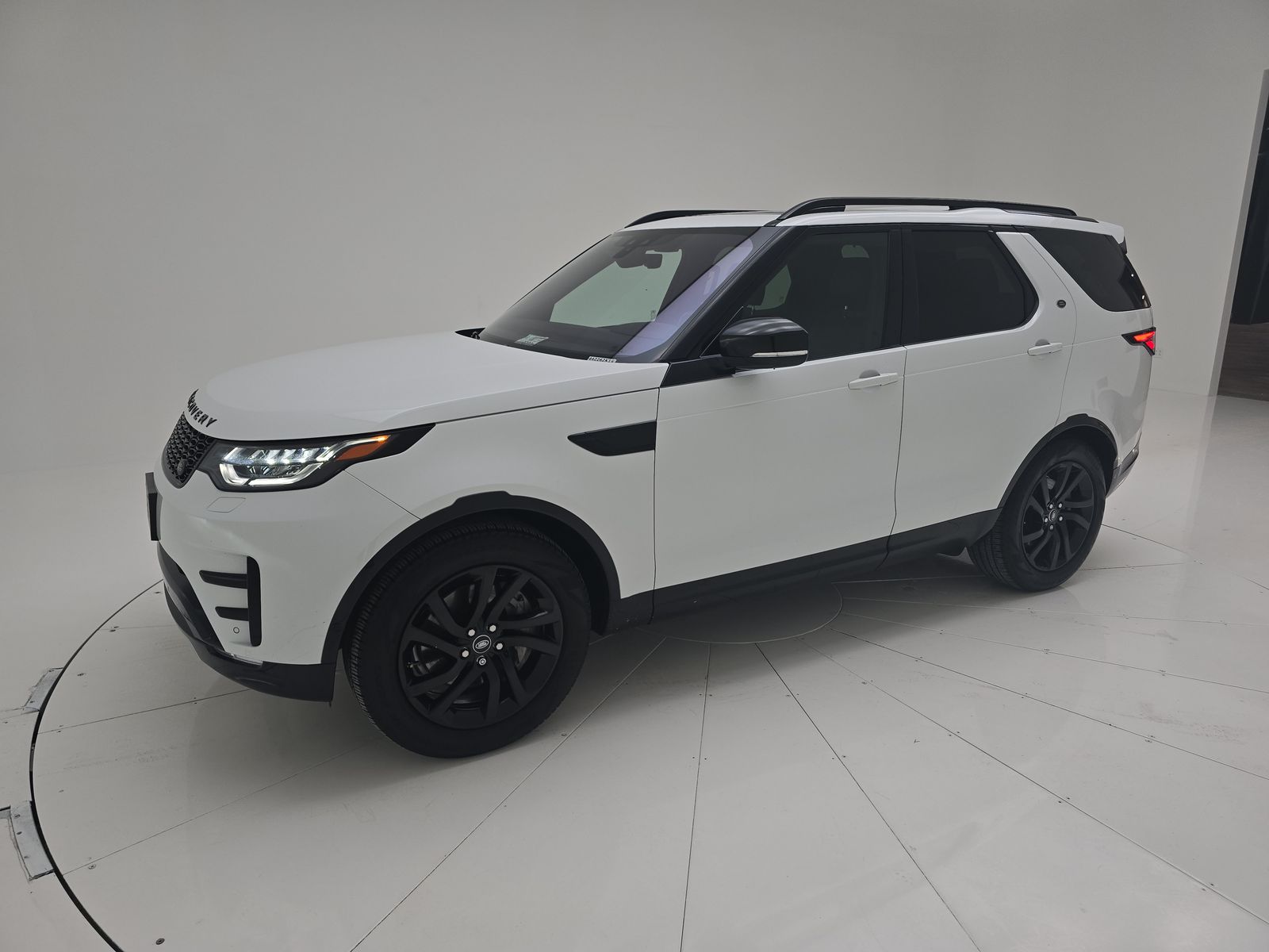 2020 Land Rover Discovery Landmark Edition AWD