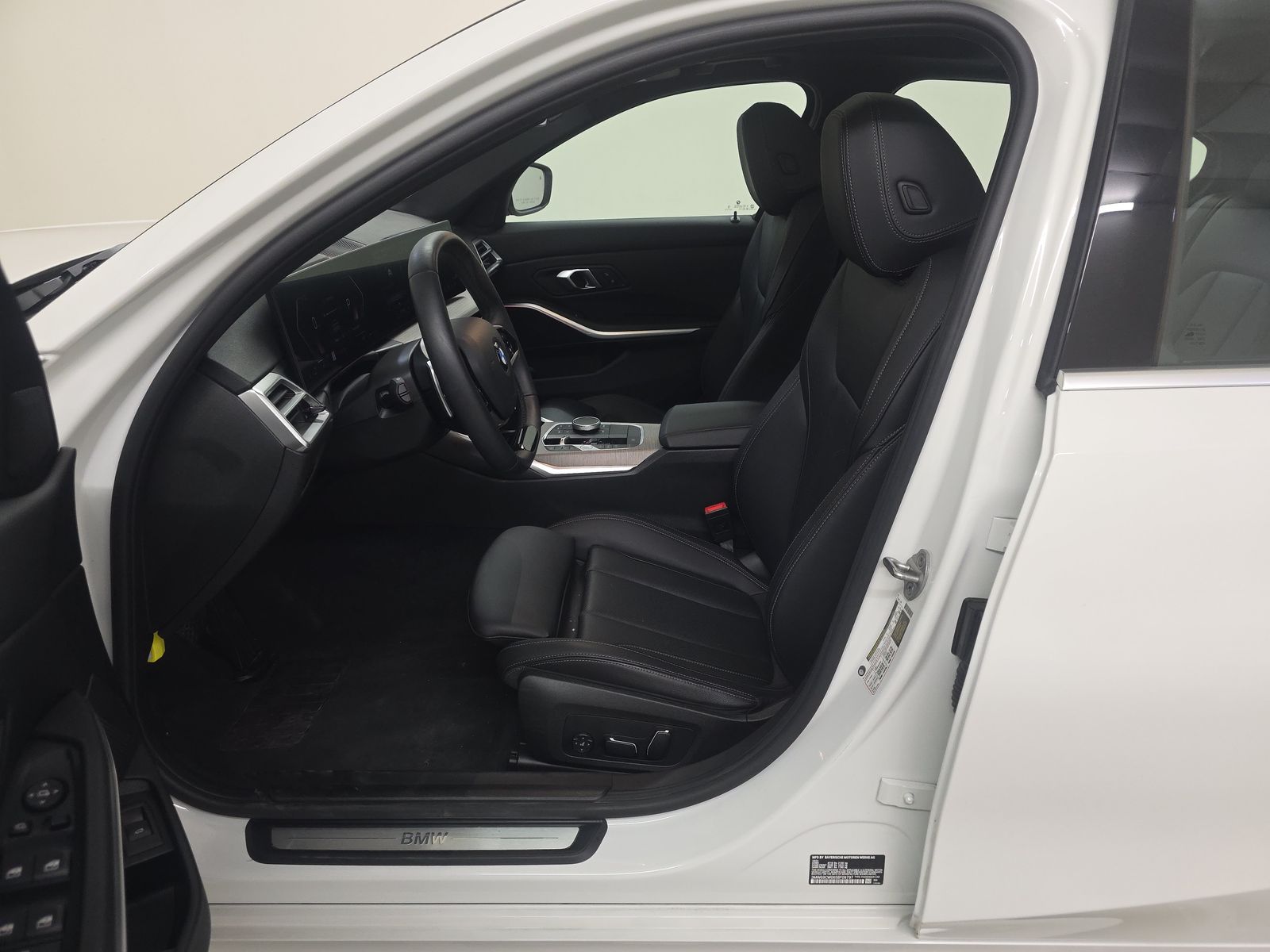 2025 BMW 3 Series 330i RWD