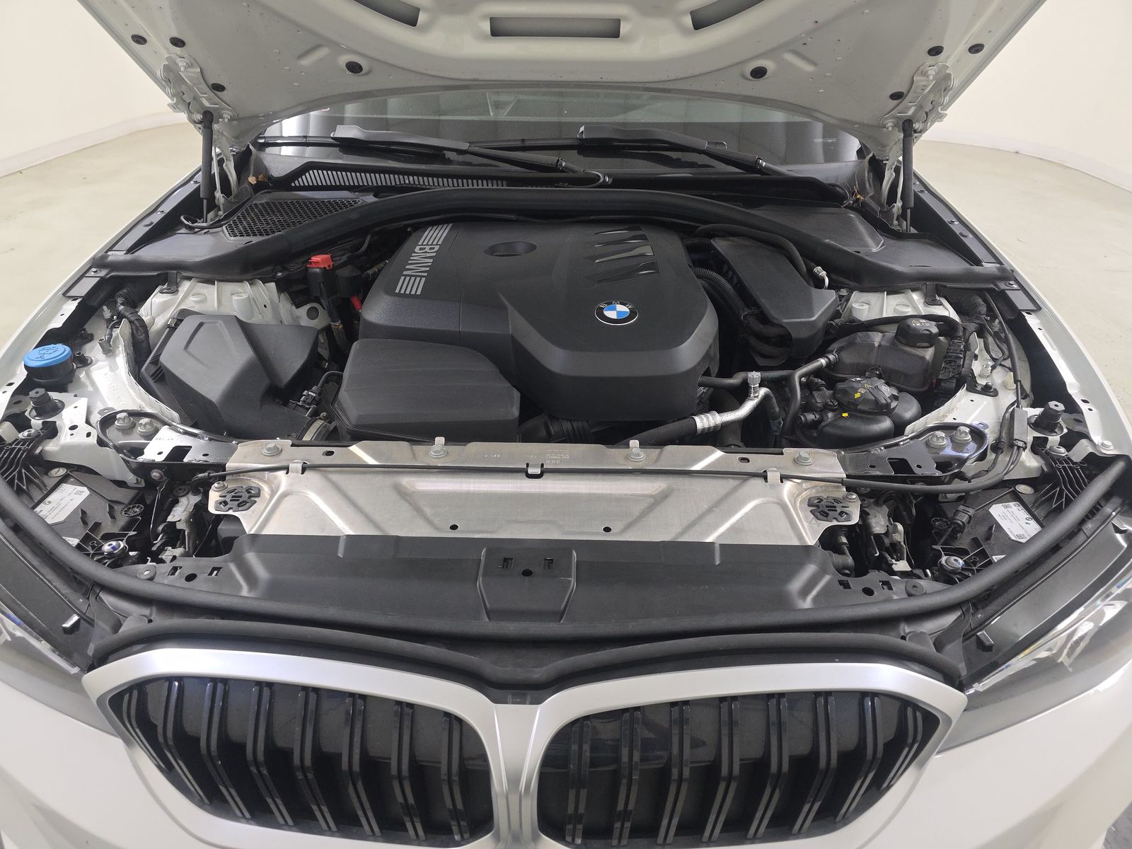 2025 BMW 3 Series 330i RWD