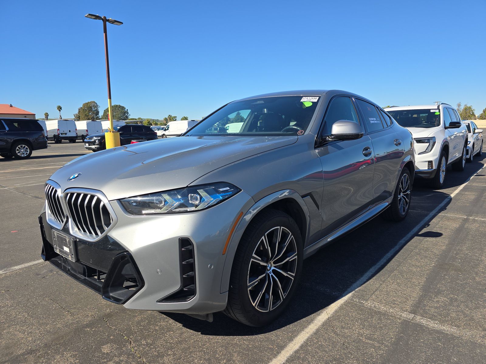 2025 BMW X6 Sports Activity Coupe xDrive40i