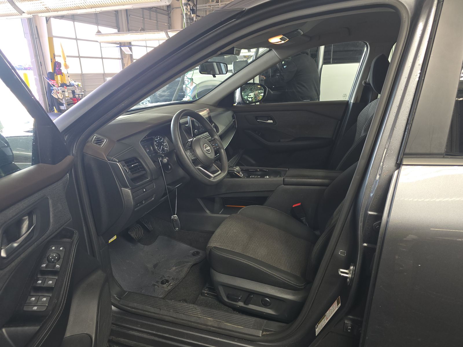 2023 Nissan Rogue SV FWD