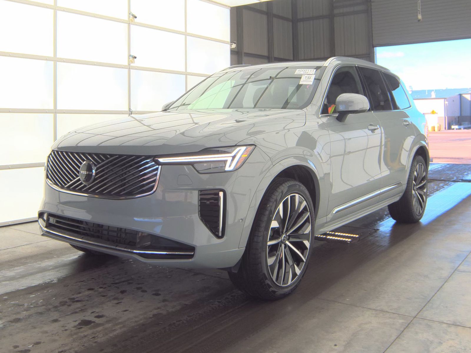 2025 Volvo XC90 B5 Plus AWD