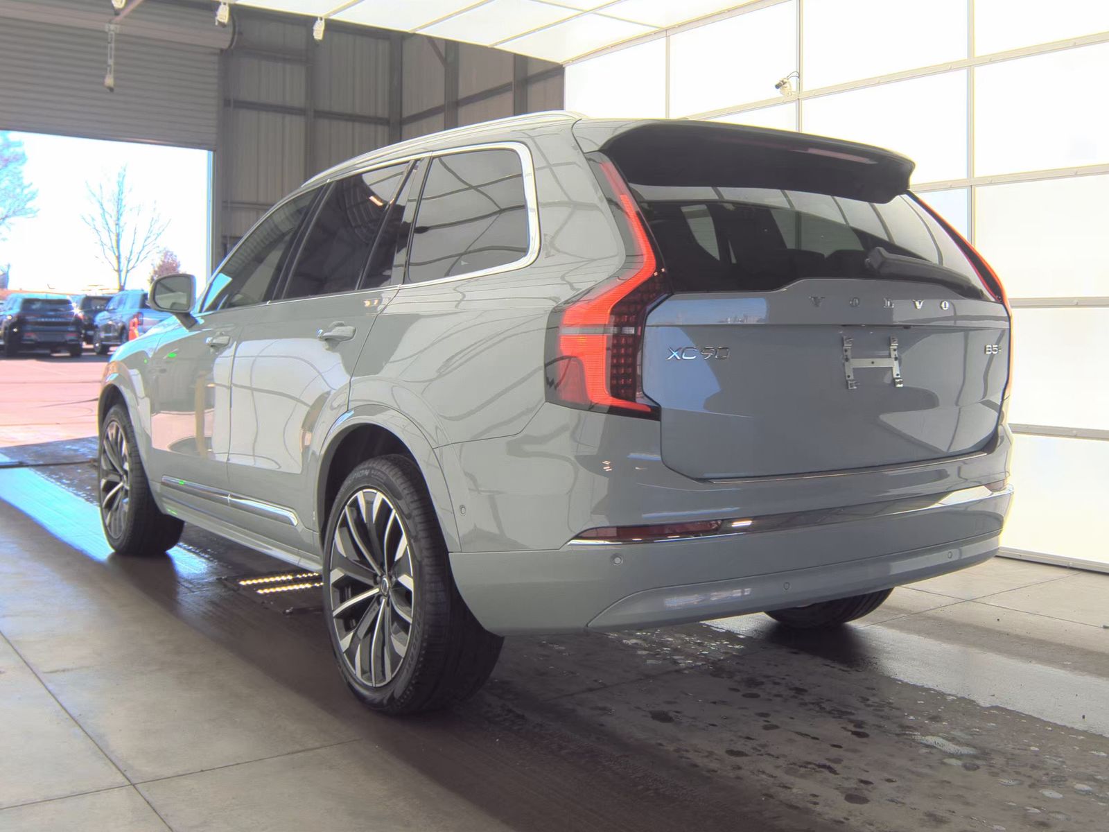 2025 Volvo XC90 B5 Plus AWD