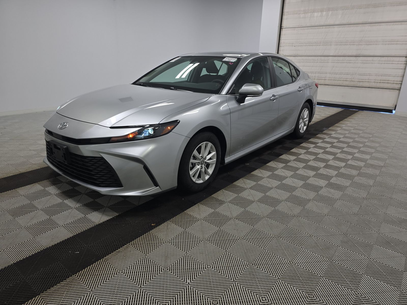 2025 Toyota Camry LE FWD