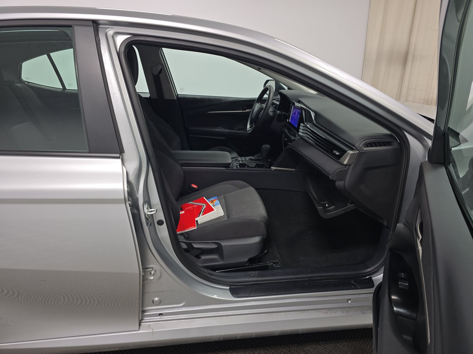 2025 Toyota Camry LE FWD