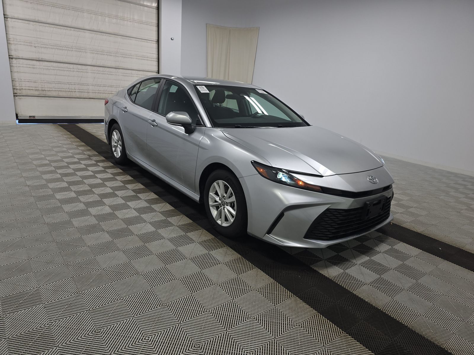 2025 Toyota Camry LE FWD