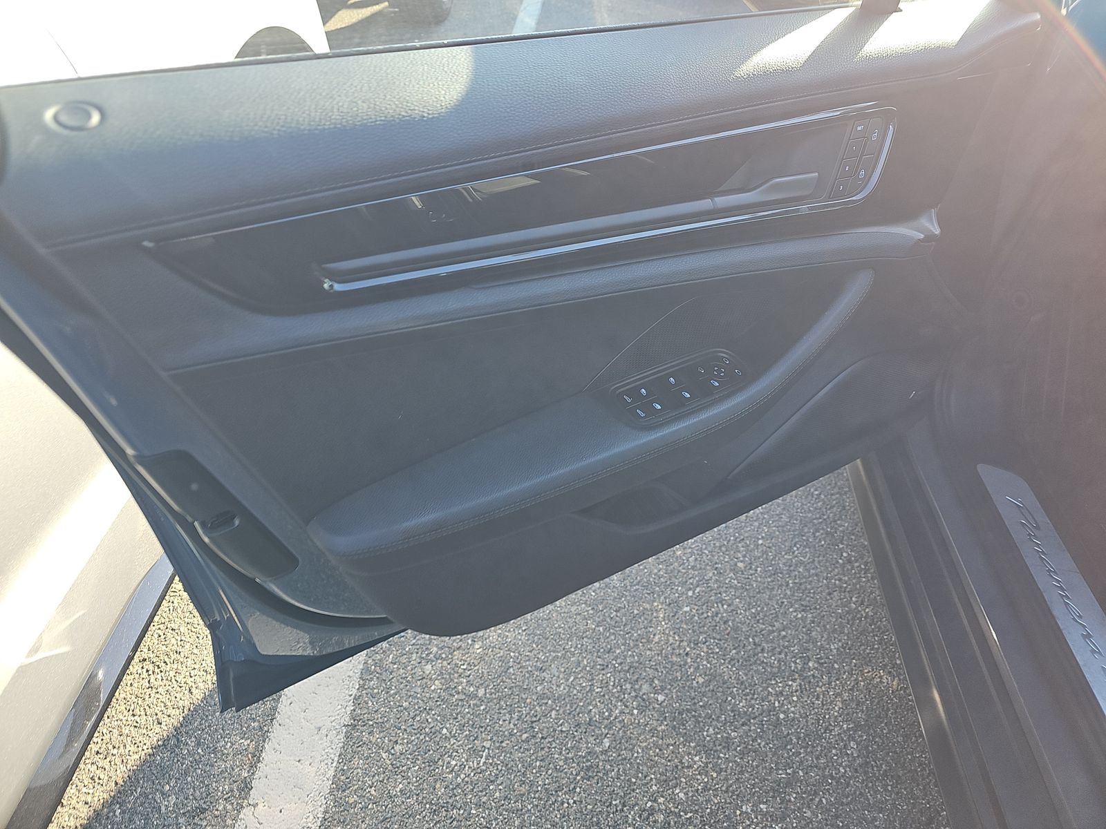 2025 Porsche Panamera 4 AWD