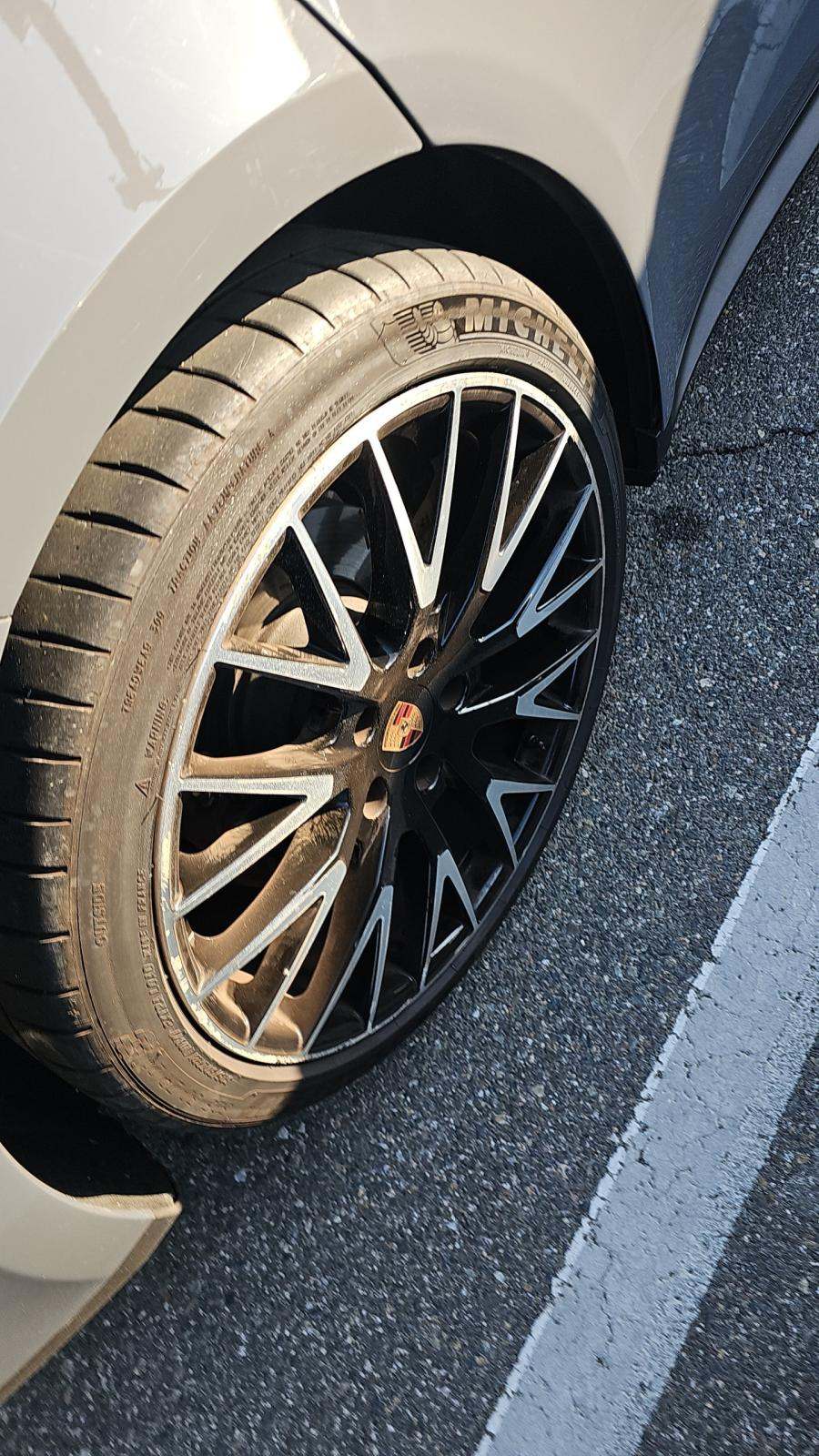 2025 Porsche Panamera 4 AWD