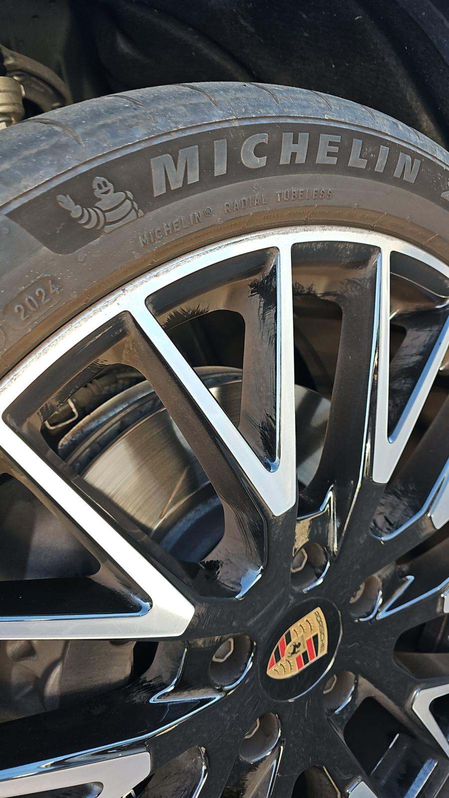 2025 Porsche Panamera 4 AWD