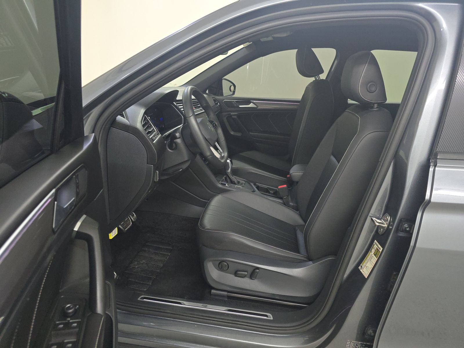 2024 Volkswagen Tiguan 2.0T SE R-Line Black FWD