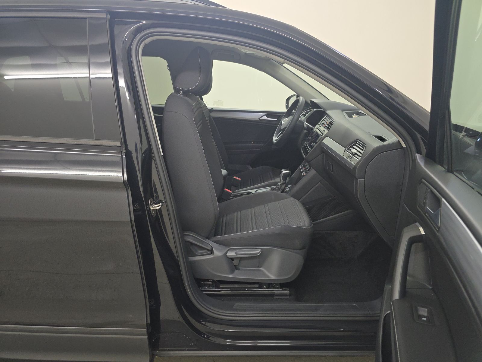 2022 Volkswagen Tiguan 2.0T S FWD