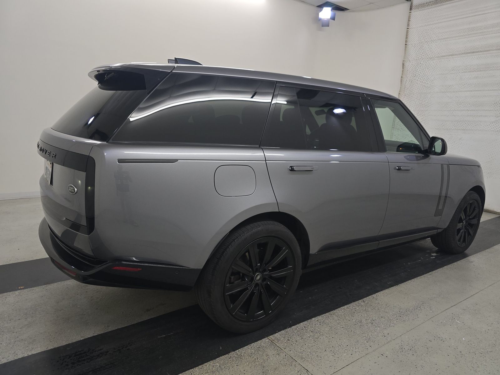 2023 Land Rover Range Rover SE LWB AWD