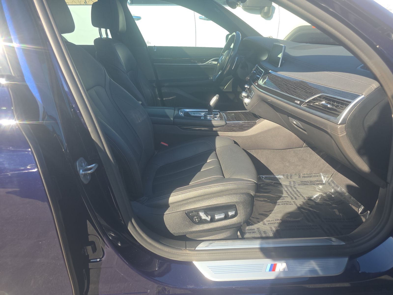 2022 BMW 7 Series 740i RWD