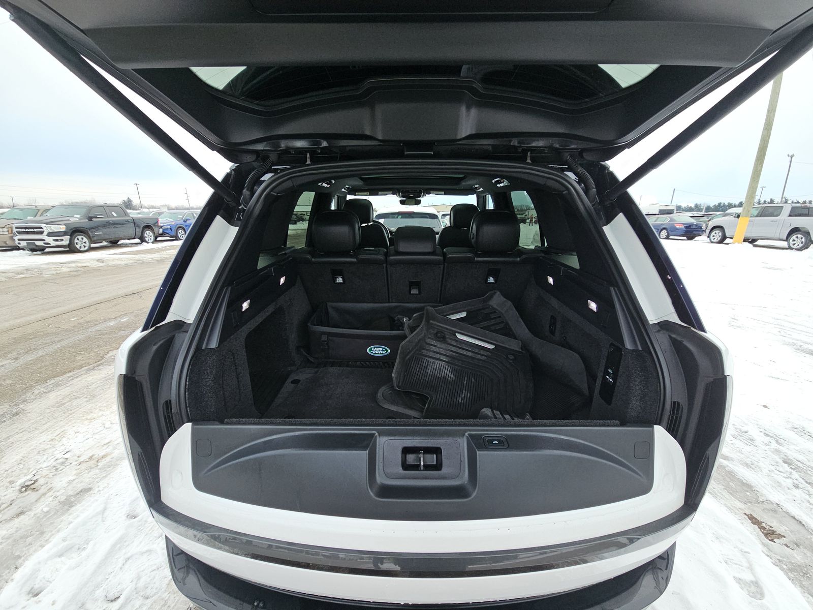 2023 Land Rover Range Rover SE AWD