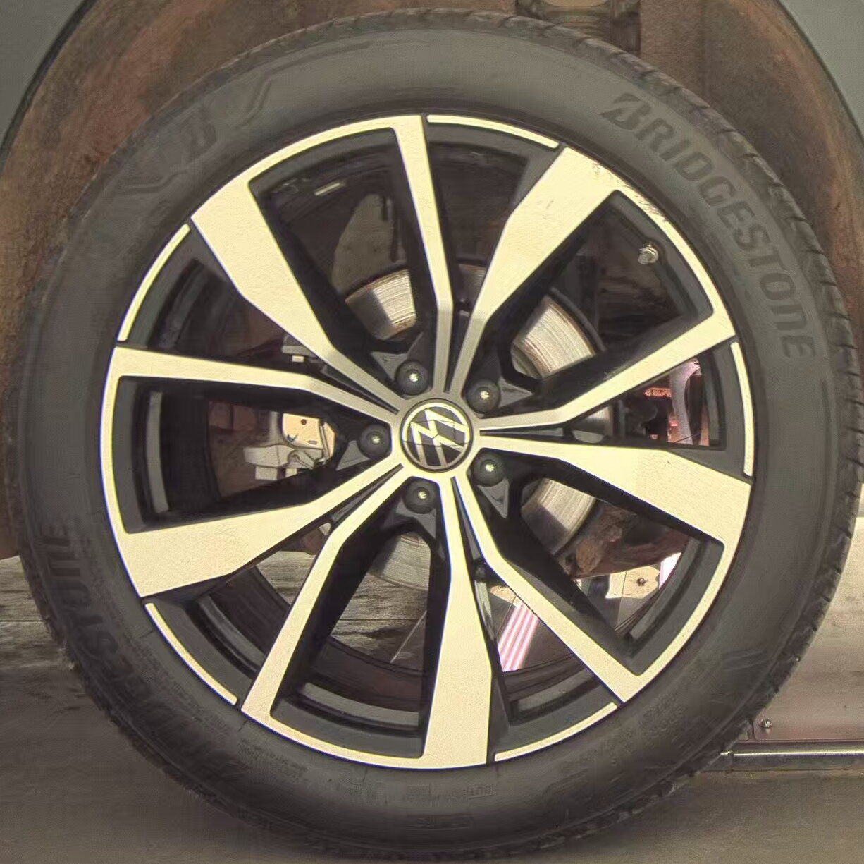 2025 Volkswagen Atlas 2.0T SEL Premium R-Line AWD