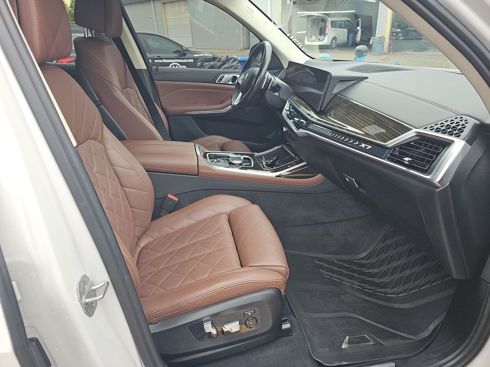 2023 BMW X7 xDrive40i AWD