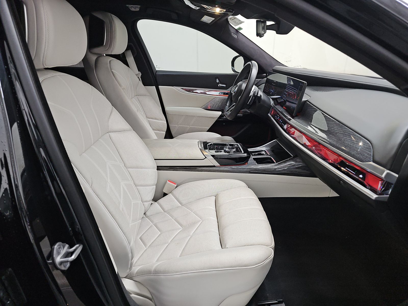 2023 BMW 7 Series 760i xDrive AWD